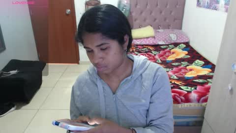 Kiara online show from December 16, 2025, 4:34 pm