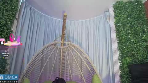 Kiara Zahiri online show from October 25, 2025, 10:56 am