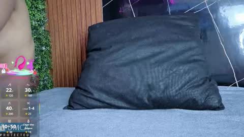 Kiara Zahiri online show from October 28, 2025, 10:52 am