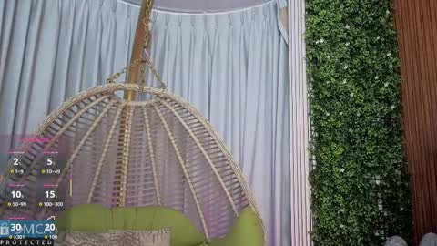 Kiara Zahiri online show from November 11, 2025, 10:48 am