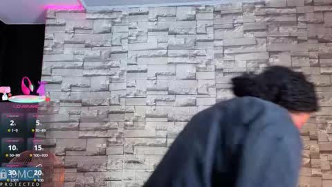 Kiara Zahiri online show from December 20, 2025, 11:17 am