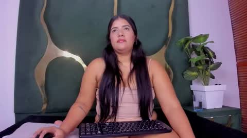 kiaraht online show from March 26, 2026, 5:57 am