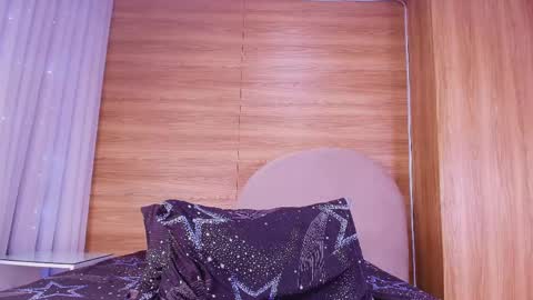 kiaralopez_ online show from May 16, 2026, 10:36 am