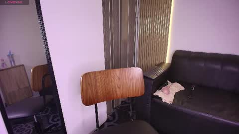 kiarasullivan online show from July 17, 2026, 12:23 pm