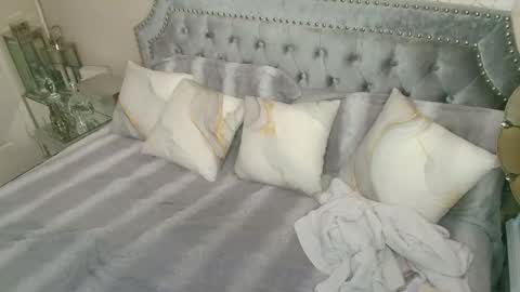 Kia Rose online show from October 12, 2025, 5:06 am