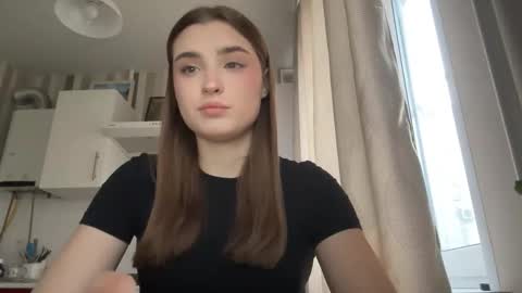 Ola my name is Lissa  Lets hit 10 Thumbs Up together   online show from March 23, 2026, 2:43 pm