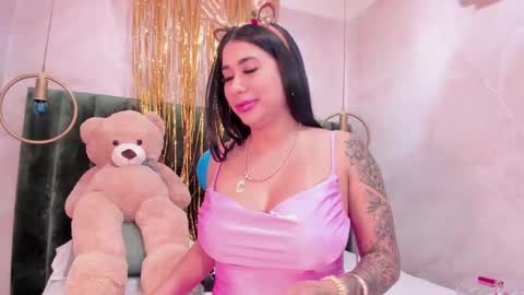 Snapshot of kiim_taaylor chatting on January 19, 2025, 3:32 pm Kim online show from January 19, 2025, 3:32 pm