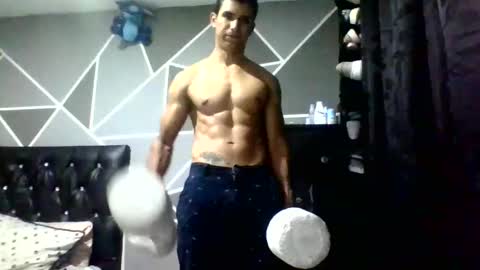 kike_salazar online show from October 13, 2025, 10:43 pm