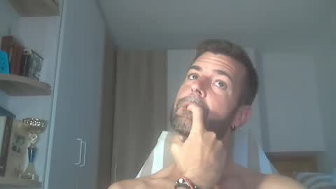 HotMachine online show from September 22, 2025, 5:48 pm