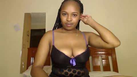 Snapshot of kiki_beby chatting on April 26, 2026, 8:06 pm Angela online show from April 26, 2026, 8:06 pm