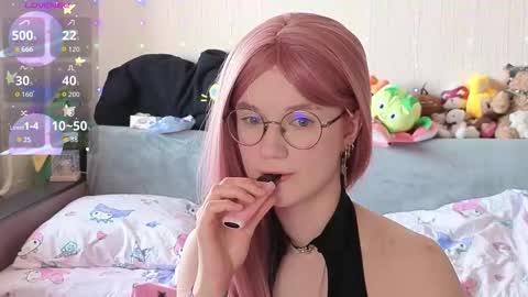 kiki_blue_eyes online show from February 9, 2026, 5:44 am
