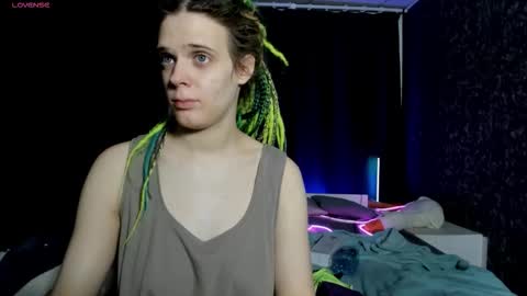 Kiki online show from December 23, 2025, 10:02 am