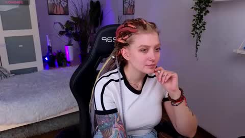 Snapshot of kiki_shay chatting on November 13, 2025, 2:16 pm Kiki online show from November 13, 2025, 2:16 pm