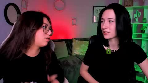 Snapshot of kiki_swan chatting on March 11, 2025, 7:26 am kiki_swan online show from March 11, 2025, 7:26 am