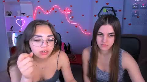 Snapshot of kiki_swan chatting on June 15, 2026, 12:07 pm kiki_swan online show from June 15, 2026, 12:07 pm