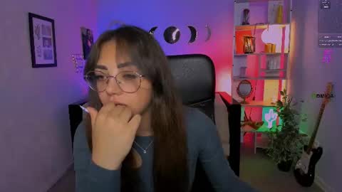 Snapshot of kiki_swan chatting on July 13, 2026, 12:08 pm kiki_swan online show from July 13, 2026, 12:08 pm