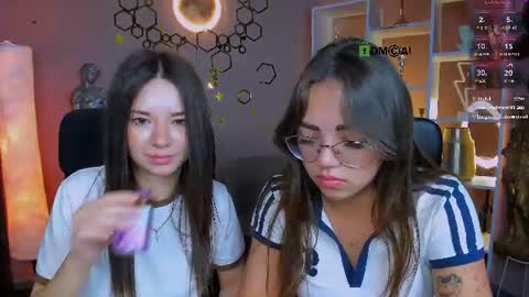 Snapshot of kiki_swan chatting on July 17, 2026, 12:12 pm kiki_swan online show from July 17, 2026, 12:12 pm