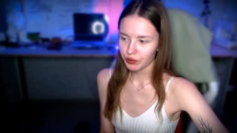 Snapshot of kikies_ chatting on December 4, 2024, 10:30 pm Mika and Miranda online show from December 4, 2024, 10:30 pm