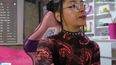 Snapshot of kikilepetite chatting on February 10, 2025, 8:42 pm kiki online show from February 10, 2025, 8:42 pm