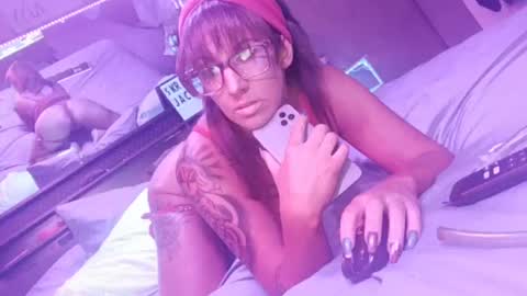 Snapshot of kikilovespartylights chatting on September 14, 2025, 9:30 am kikilovespartylights online show from September 14, 2025, 9:30 am