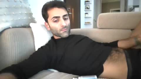 kikkus01 online show from November 28, 2025, 2:31 pm