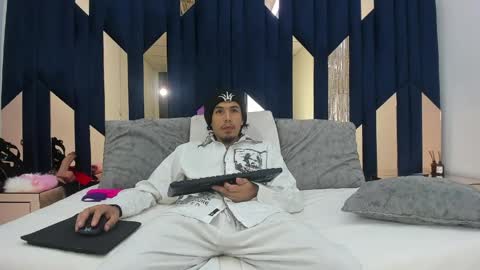 kikyoanddrey online show from May 3, 2026, 3:29 pm