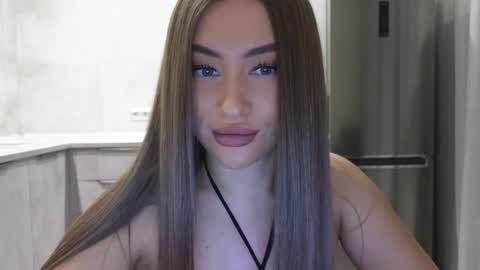 EvaAnna online show from February 5, 2025, 6:48 pm