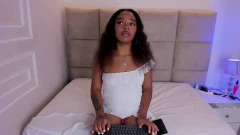 Snapshot of kilyegomez1 chatting on June 20, 2026, 7:38 pm SHURI LUX online show from June 20, 2026, 7:38 pm
