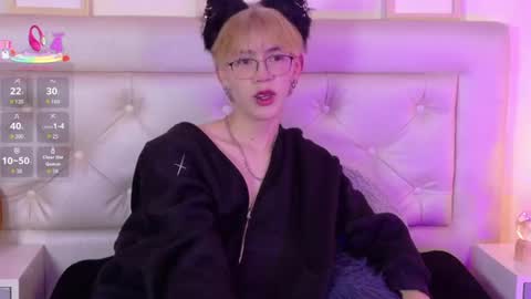 Snapshot of kim_adrien chatting on June 23, 2026, 4:54 am Adrien online show from June 23, 2026, 4:54 am