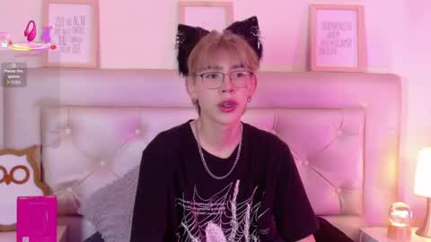 Snapshot of kim_adrien chatting on June 27, 2026, 4:06 am Adrien online show from June 27, 2026, 4:06 am