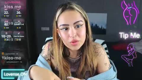 Kim online show from November 14, 2025, 6:06 pm