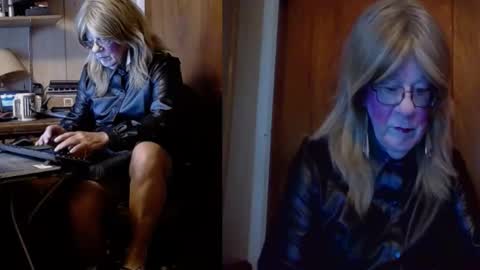 Snapshot of kim_crossdresser1 chatting on September 25, 2025, 2:32 pm kim crossdresser no nude room and clean chat only. online show from September 25, 2025, 2:32 pm