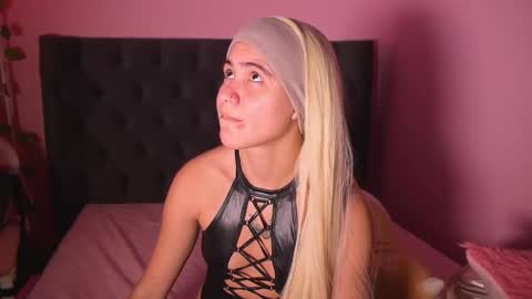 ISABELLA 3 online show from September 28, 2025, 10:20 am