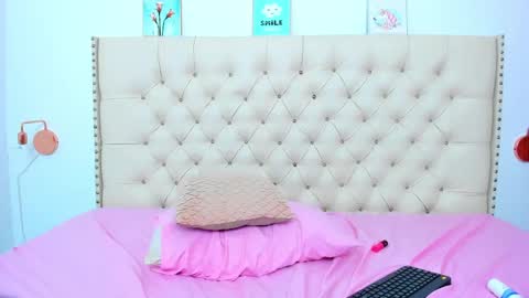 Snapshot of kim_eli chatting on December 19, 2024, 2:01 am kim_eli online show from December 19, 2024, 2:01 am