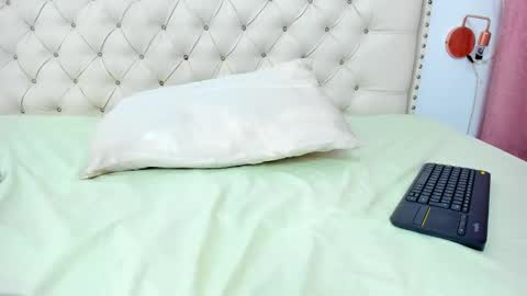 Snapshot of kim_eli chatting on January 30, 2025, 11:02 pm kim_eli online show from January 30, 2025, 11:02 pm