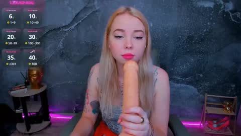 Snapshot of kim_girl_next_door chatting on February 12, 2025, 7:13 am KIM online show from February 12, 2025, 7:13 am