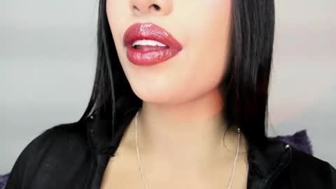 Snapshot of kim_mouth17 chatting on April 23, 2026, 11:40 pm kim_mouth17 online show from April 23, 2026, 11:40 pm