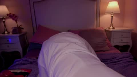 April online show from November 8, 2025, 8:03 am