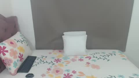 Snapshot of kimberjamesxx chatting on June 3, 2026, 4:04 am DANIELA online show from June 3, 2026, 4:04 am