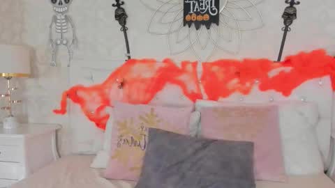 Snapshot of kimberlin_cam_ chatting on October 31, 2025, 8:43 pm Kimberlin online show from October 31, 2025, 8:43 pm