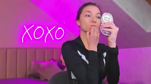 Snapshot of kimberlly_smith chatting on November 8, 2025, 12:00 am kimberlly_smith online show from November 8, 2025, 12:00 am