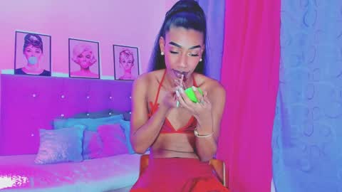 Your Queen KIM online show from January 8, 2025, 5:15 pm