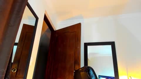 Snapshot of kimberlybanks2 chatting on January 13, 2026, 10:09 am Kimberly Banks online show from January 13, 2026, 10:09 am