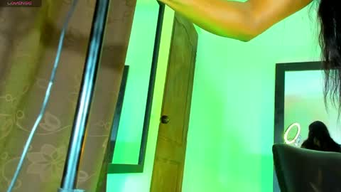 Snapshot of kimberlybanks2 chatting on April 19, 2026, 7:49 pm Kimberly Banks online show from April 19, 2026, 7:49 pm