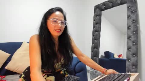 Kimberly online show from May 3, 2026, 12:49 am