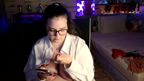 kimberlycaprice online show from March 19, 2026, 8:46 pm