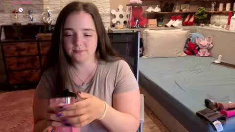 kimberlycaprice online show from May 23, 2026, 2:43 pm