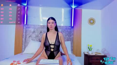 Snapshot of kimdavies chatting on November 7, 2025, 7:03 pm KAREN online show from November 7, 2025, 7:03 pm