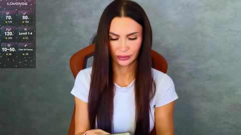 KIm online show from October 16, 2025, 4:24 am