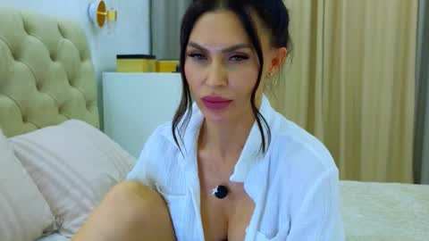 KIm online show from December 3, 2025, 4:05 pm